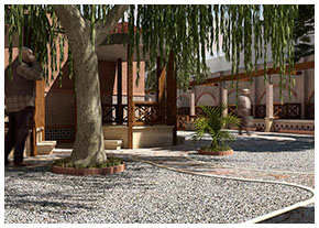 تالار پذیرایی و سفره خانه طاها